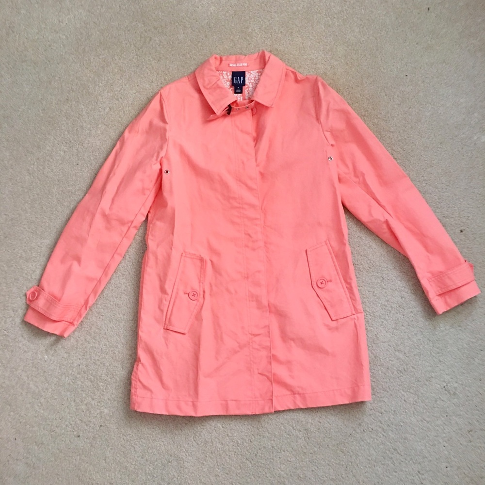 NWOT Gap Trench Coat